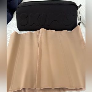 SKIMS 3X waist trainer, Clay . NWT